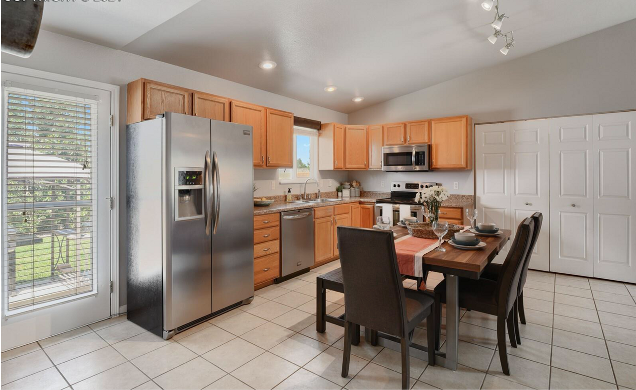 216 S Caddoa Dr - Photo 6 of 13