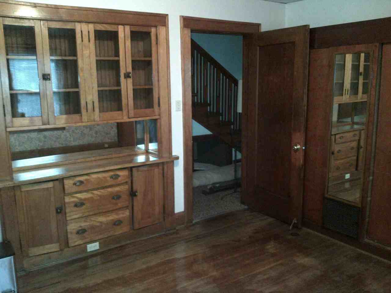 515 E 8th St - Photo 4 of 18
