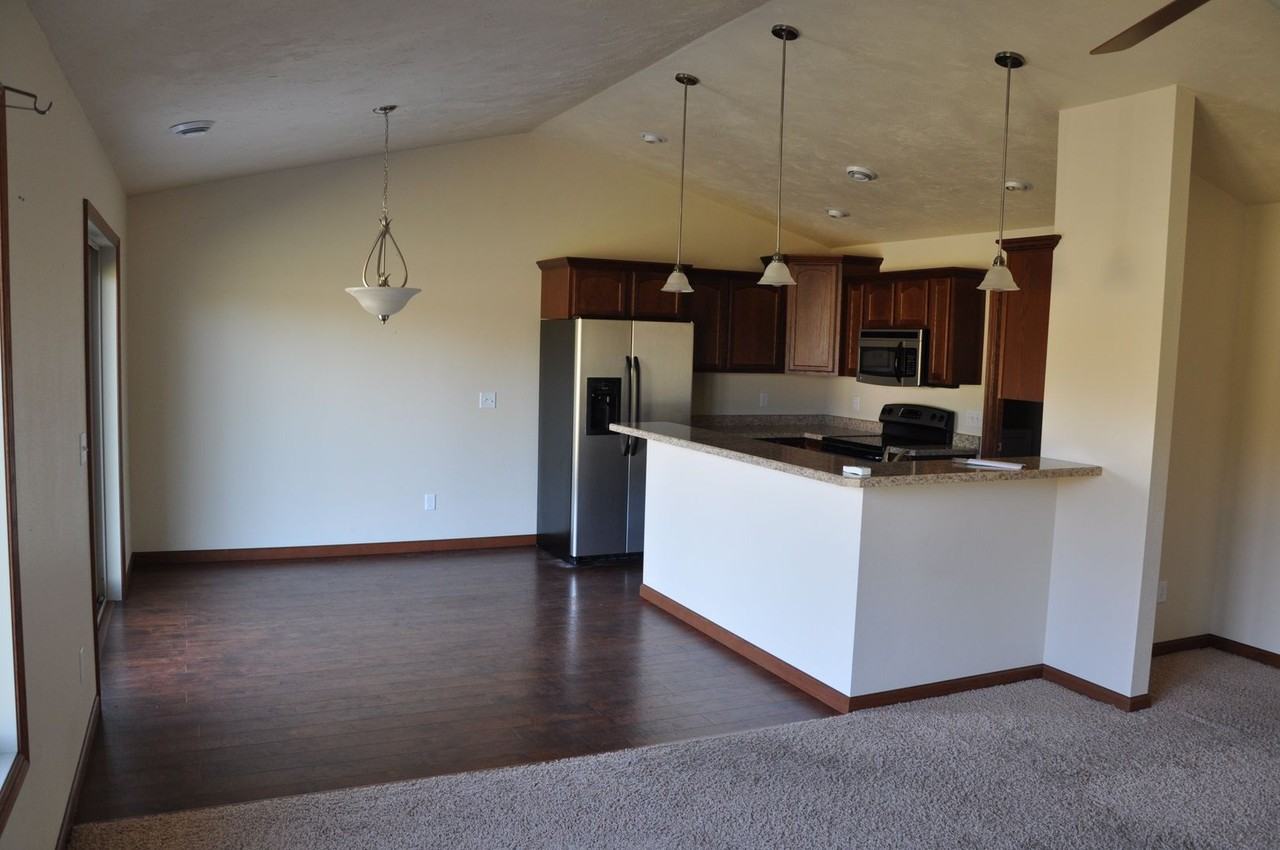 Timberwolf Townhomes (700) - Photo 3 of 7