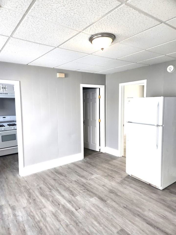 22 Lawn Ave #2F - Photo 6 of 11