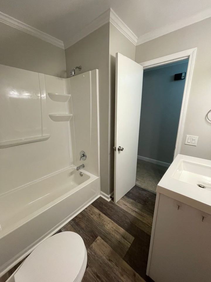 505 Meadowbrook Ave - Photo 4 of 12