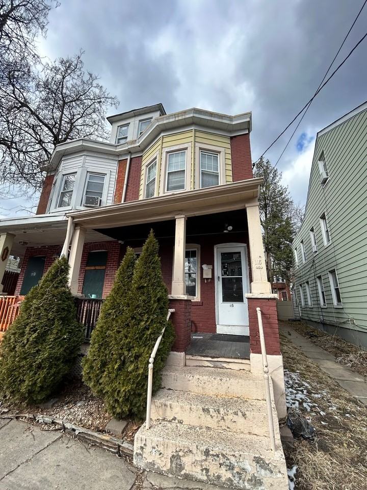 115 Burton Ave - Photo 3 of 17