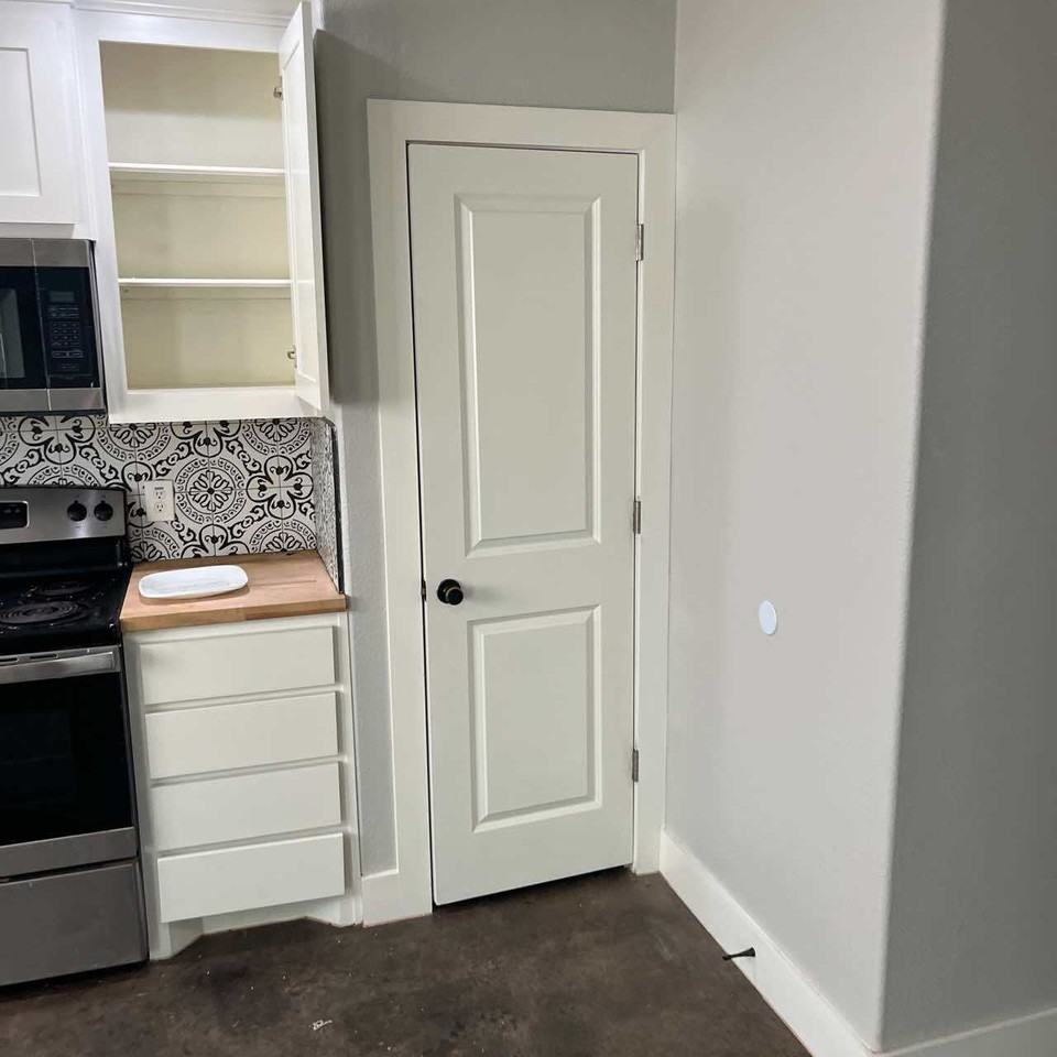 810 West Coffin Street, Denison, TX 75020 - Photo 2 of 8