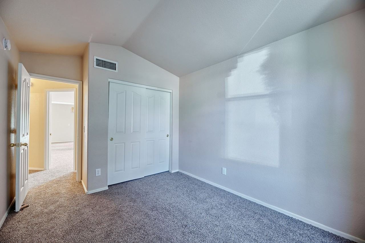 888 N Cole Dr - Photo 5 of 25