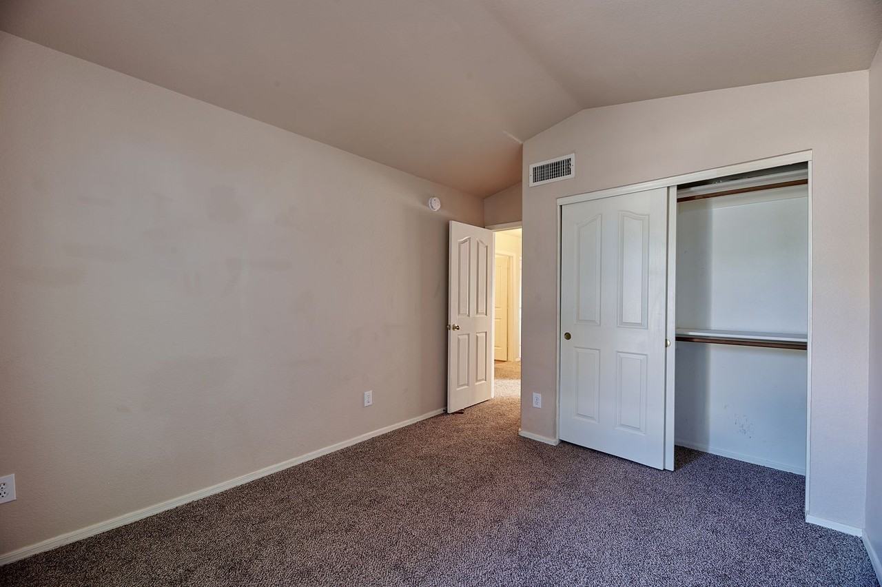 888 N Cole Dr - Photo 6 of 25