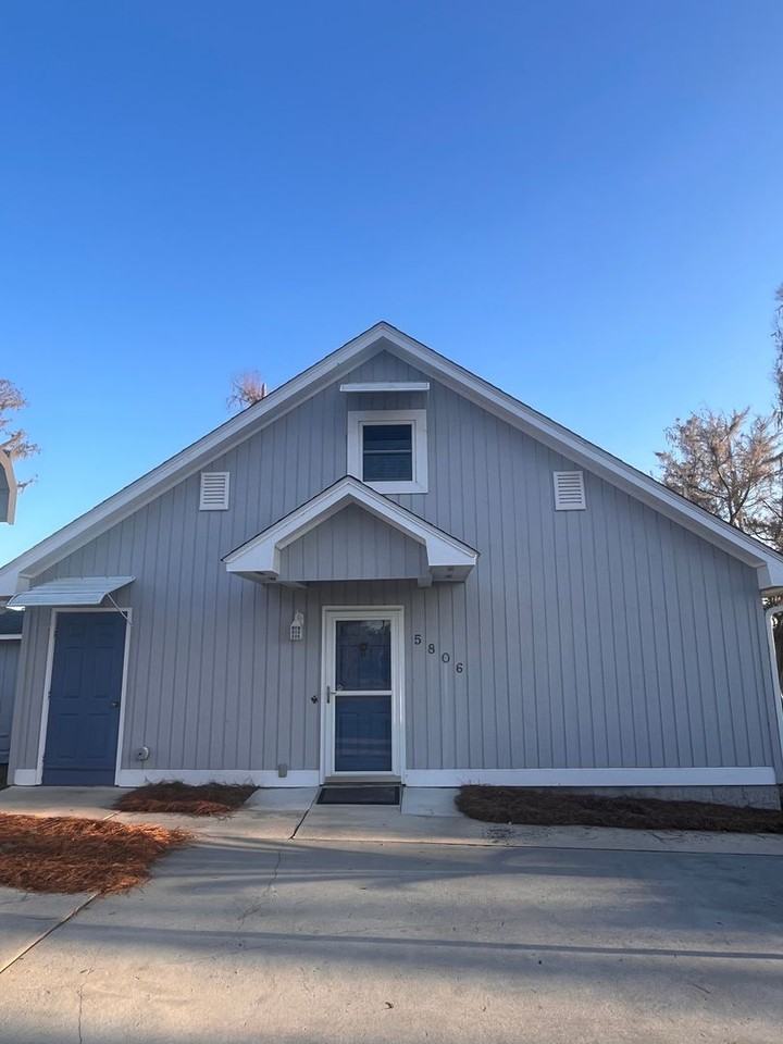 5806 Dykes Pond Rd - Photo 2 of 9