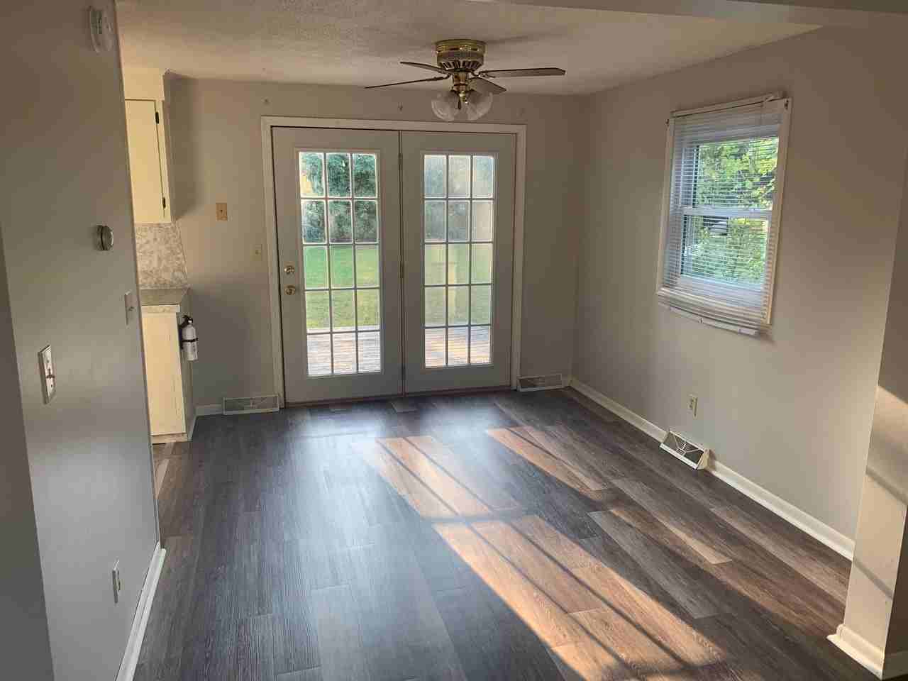 1915 Stockman - Photo 3 of 12