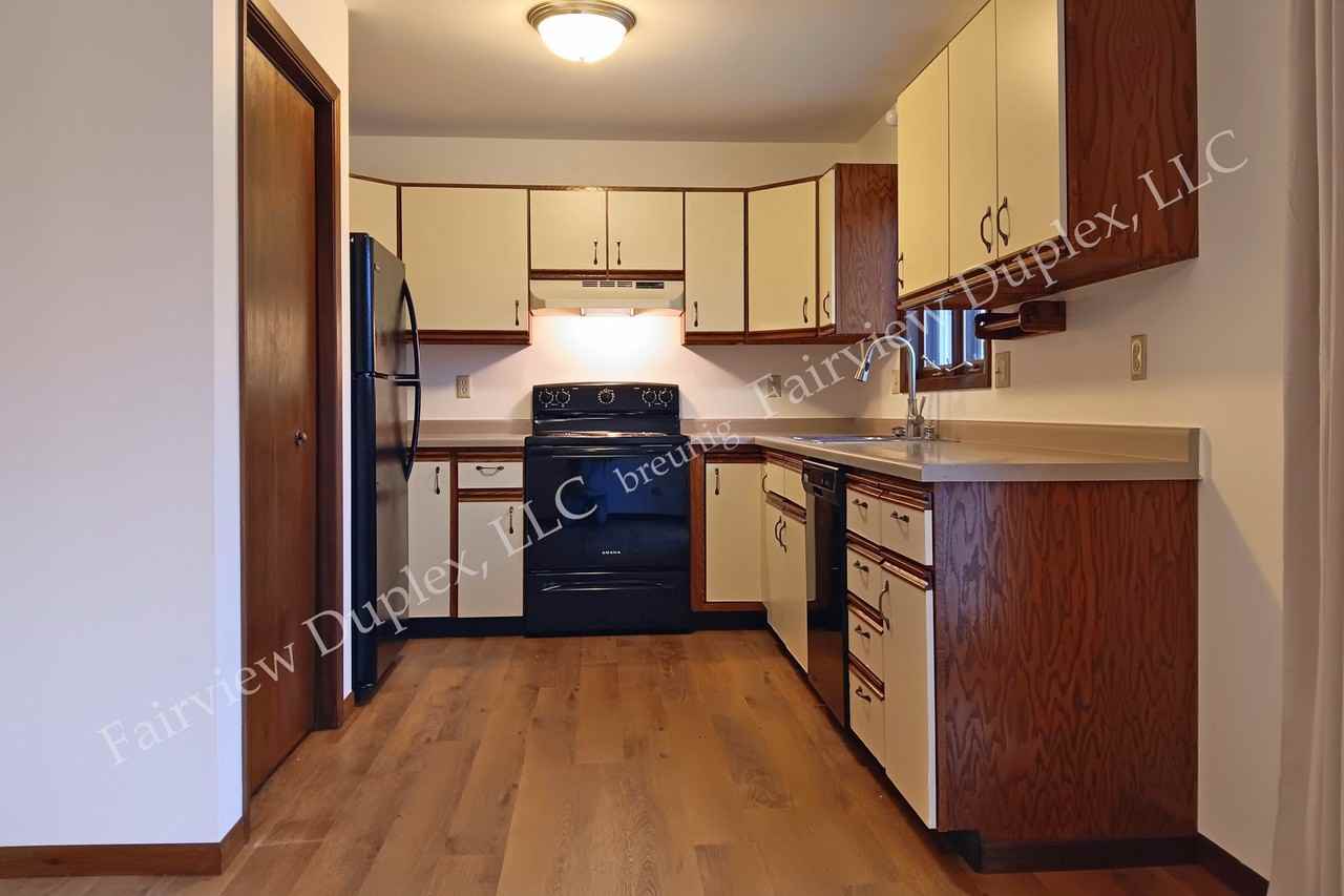 1610 Fairview Drive - Photo 3 of 14