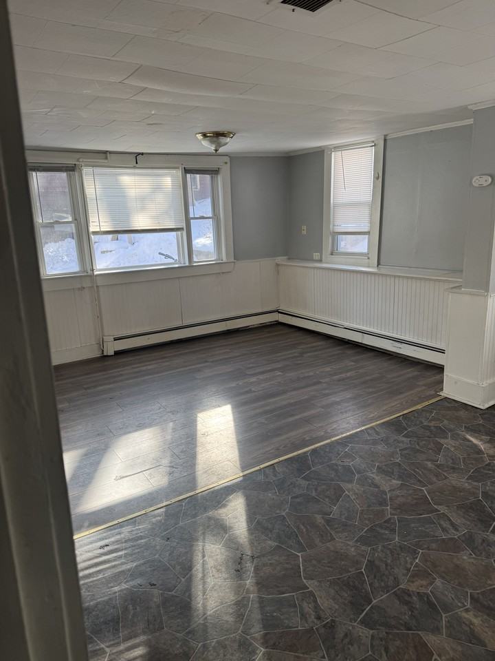 89 Green St #3 - Photo 3 of 4