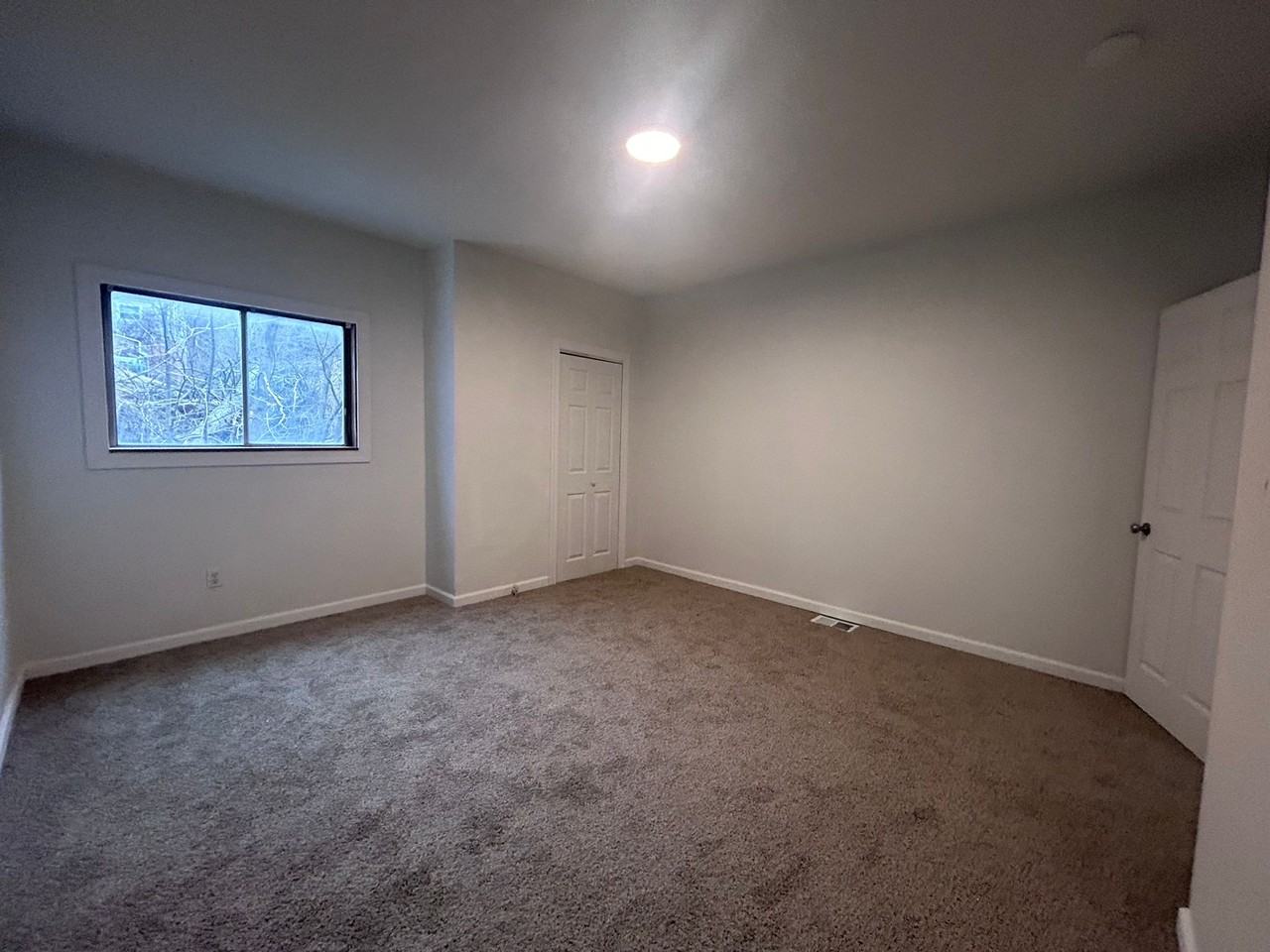 524 Evergreen Ave - Photo 2 of 17
