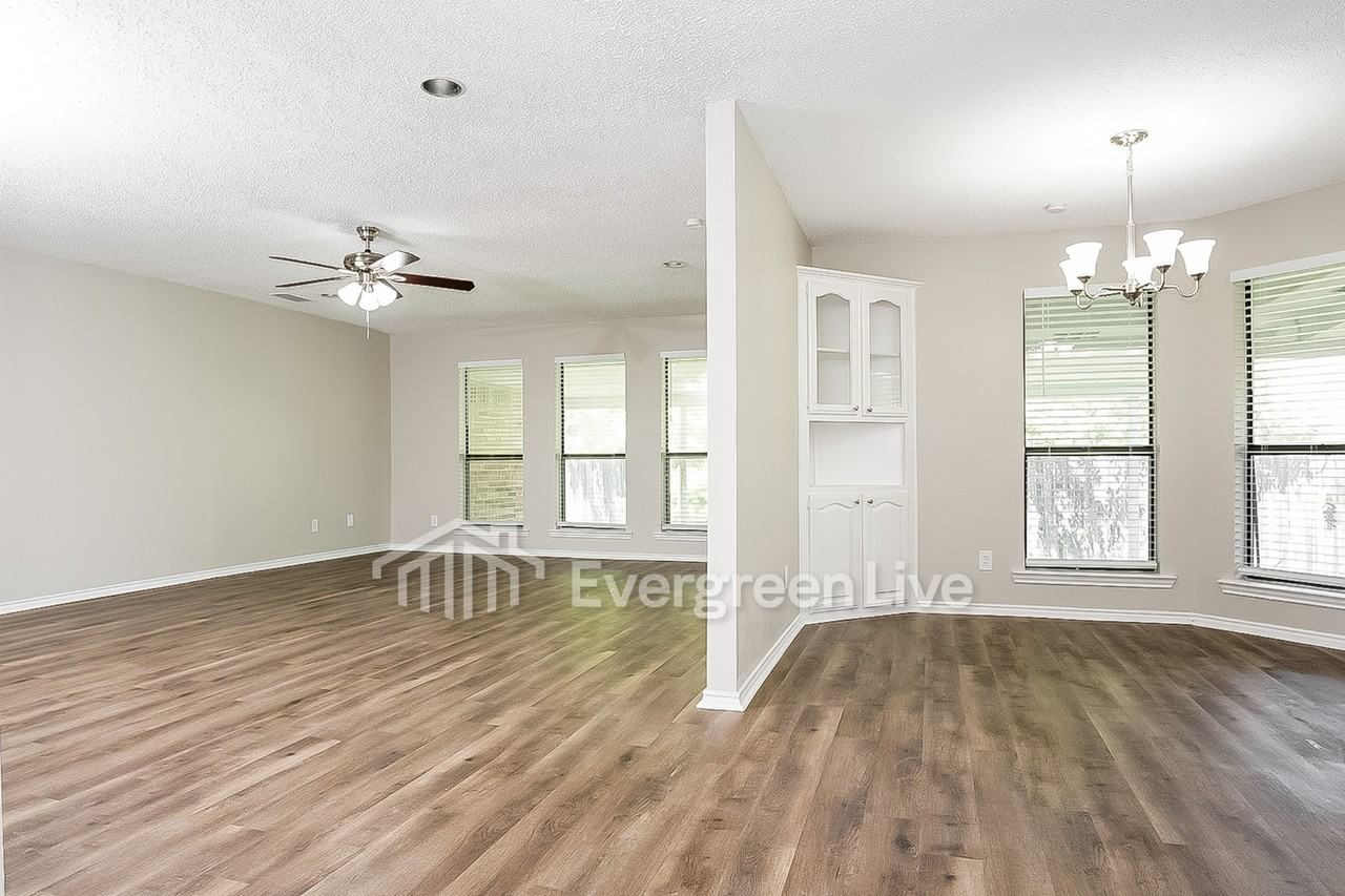 3500 Swafford St - Photo 4 of 15