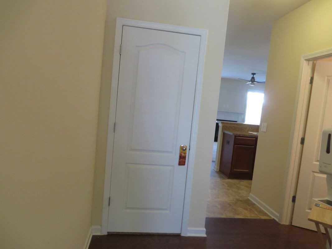 174 Townview Dr - Photo 2 of 25