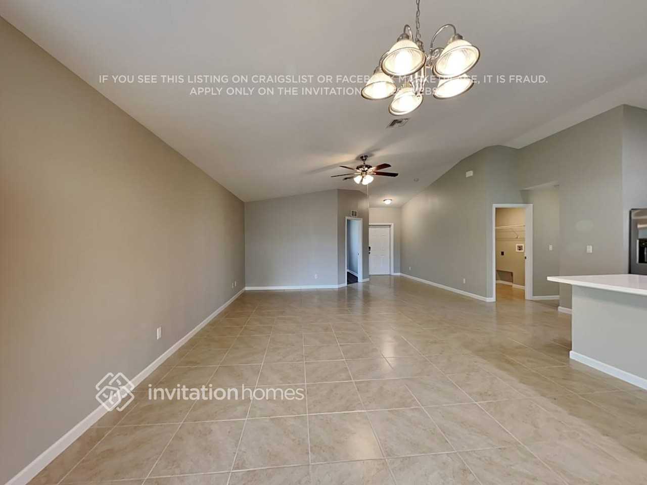 598 Sw Ester Ave - Photo 3 of 16