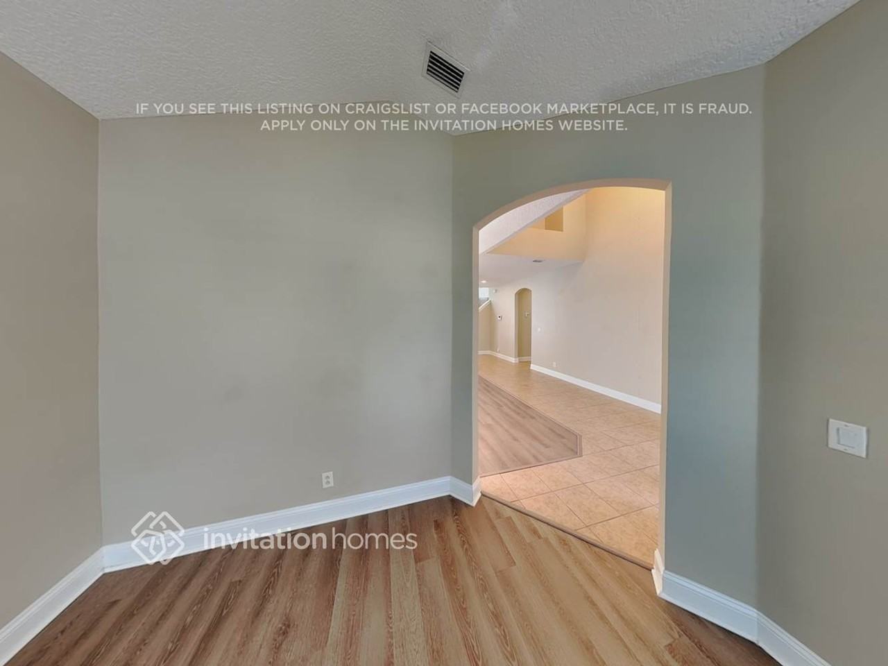 13076 Sir Rogers Ct S - Photo 4 of 28