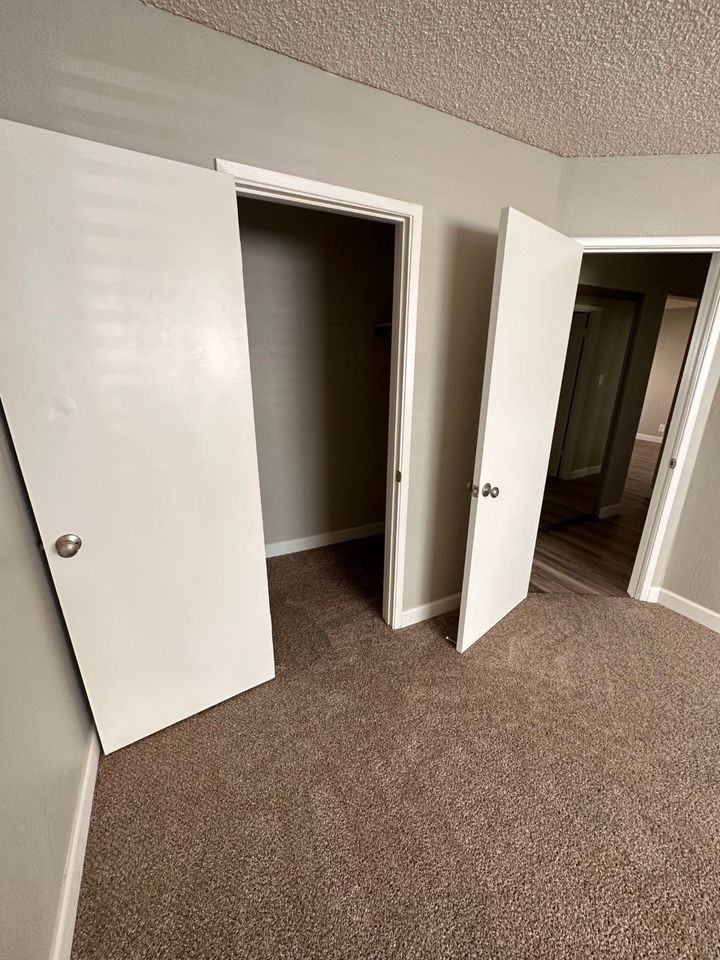 1990 Grande Circle - Photo 4 of 7