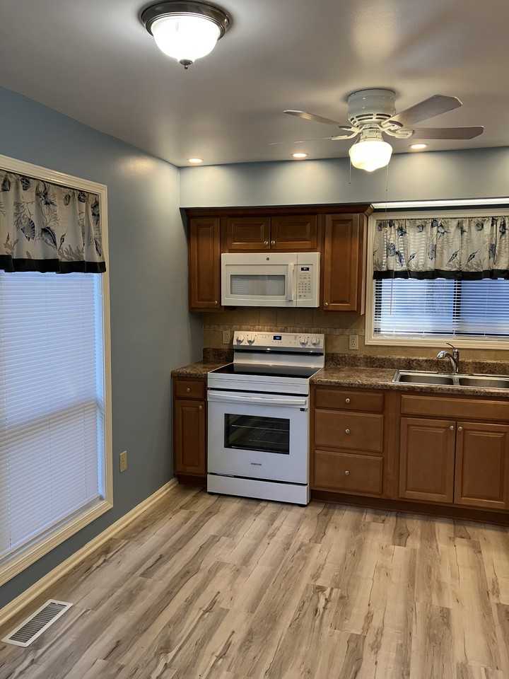 2213 Jefferson Cir #NA - Photo 6 of 27