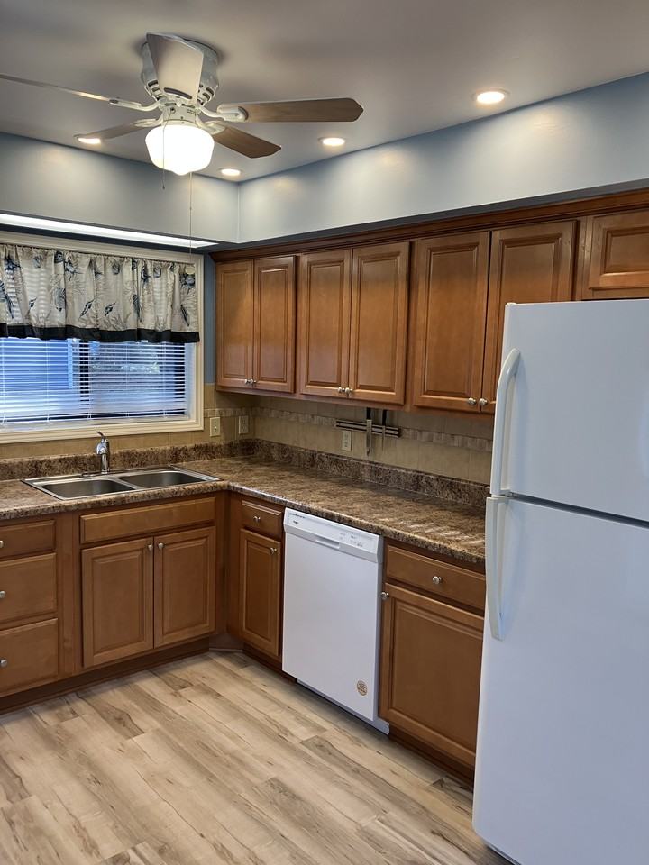 2213 Jefferson Cir #NA - Photo 7 of 27
