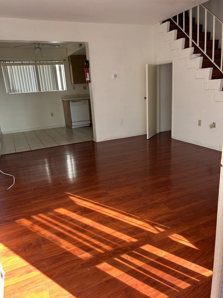 2423 Nina St #2 - Photo 2 of 18