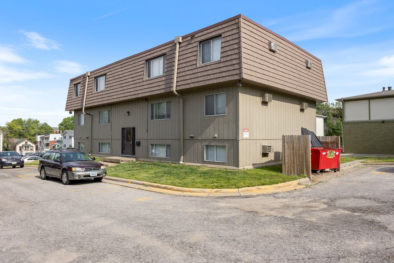 612 S Van Buren St #1 - Photo 2 of 11