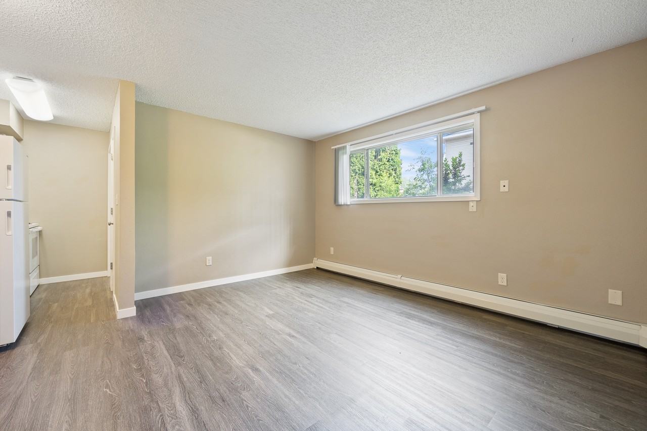 612 S Van Buren St #1 - Photo 4 of 11