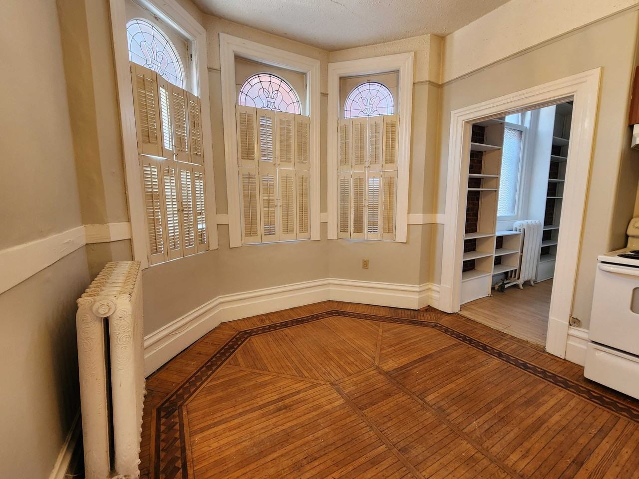 102 Wellington St #102 - Photo 3 of 10