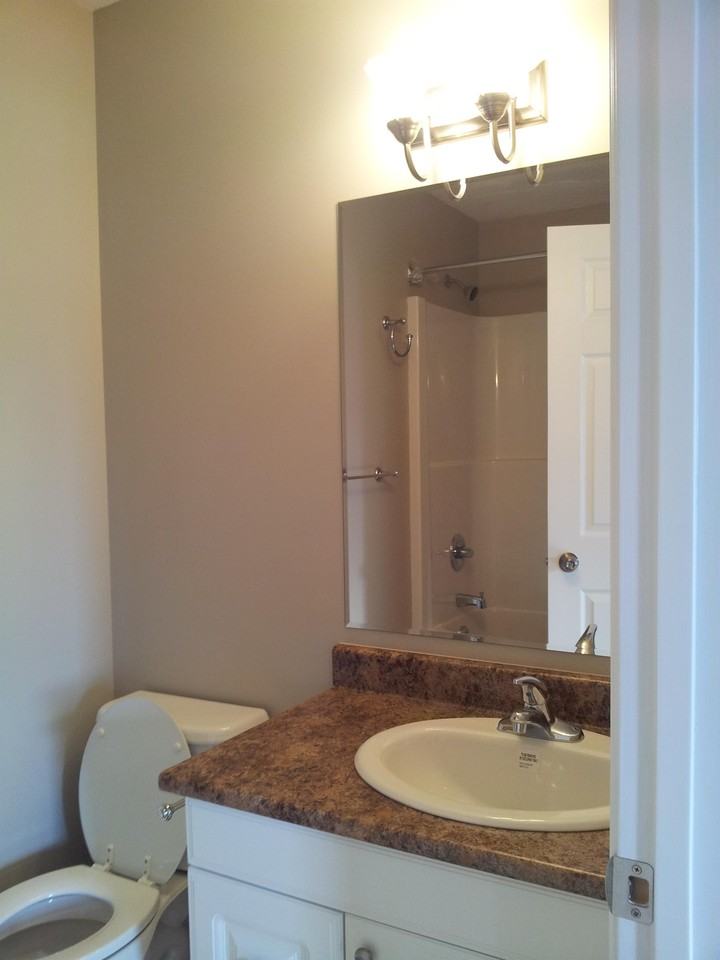 805 88 Ave Uppr - Photo 6 of 11