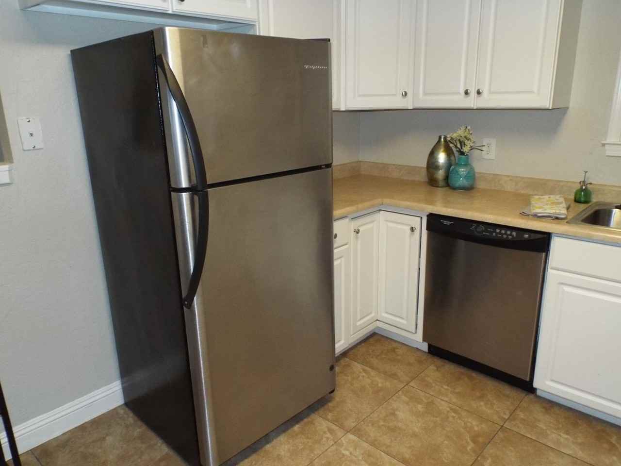 0605 - 303 Hickory St - Photo 5 of 24