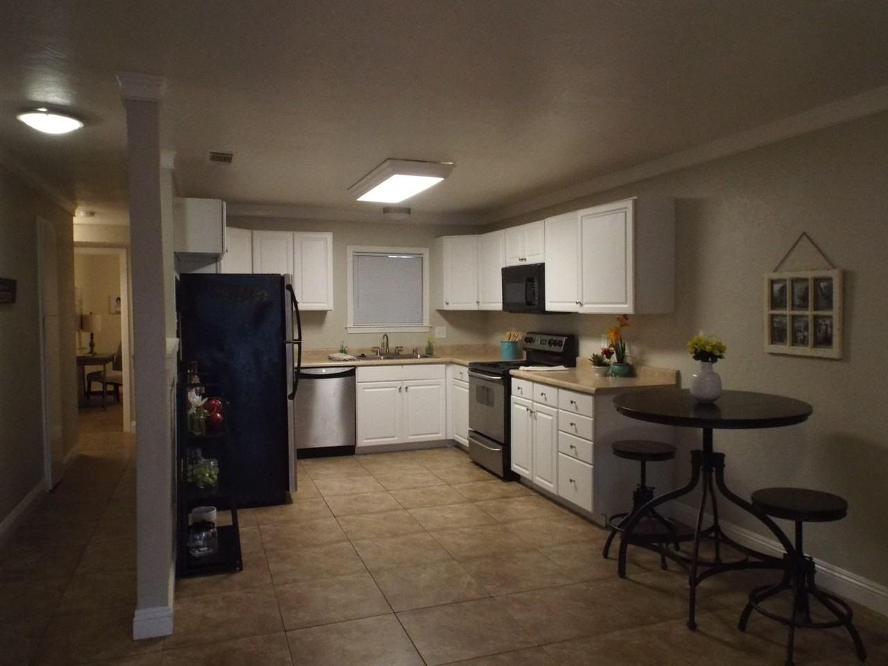 0605 - 303 Hickory St - Photo 6 of 24
