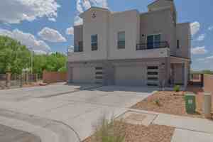 featured image of 8801 Horizon Way Ne