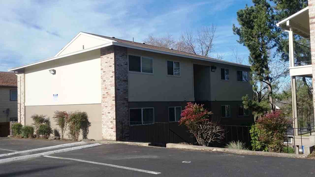 Parkhurst Apartments - Photo 3 of 34