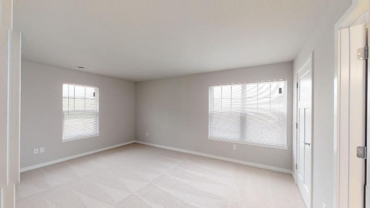 700 Cedar Bluffs Way - Photo 4 of 13