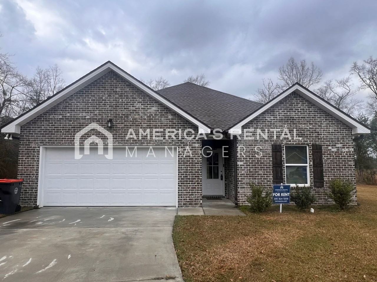 303 Kennesaw Ave - Photo 7 of 32