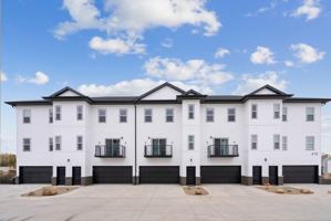 featured image of 2539 W 3rd St