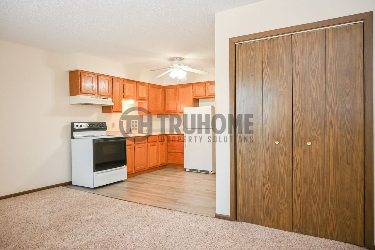 2144 8th Ave NW - Photo 5 of 7