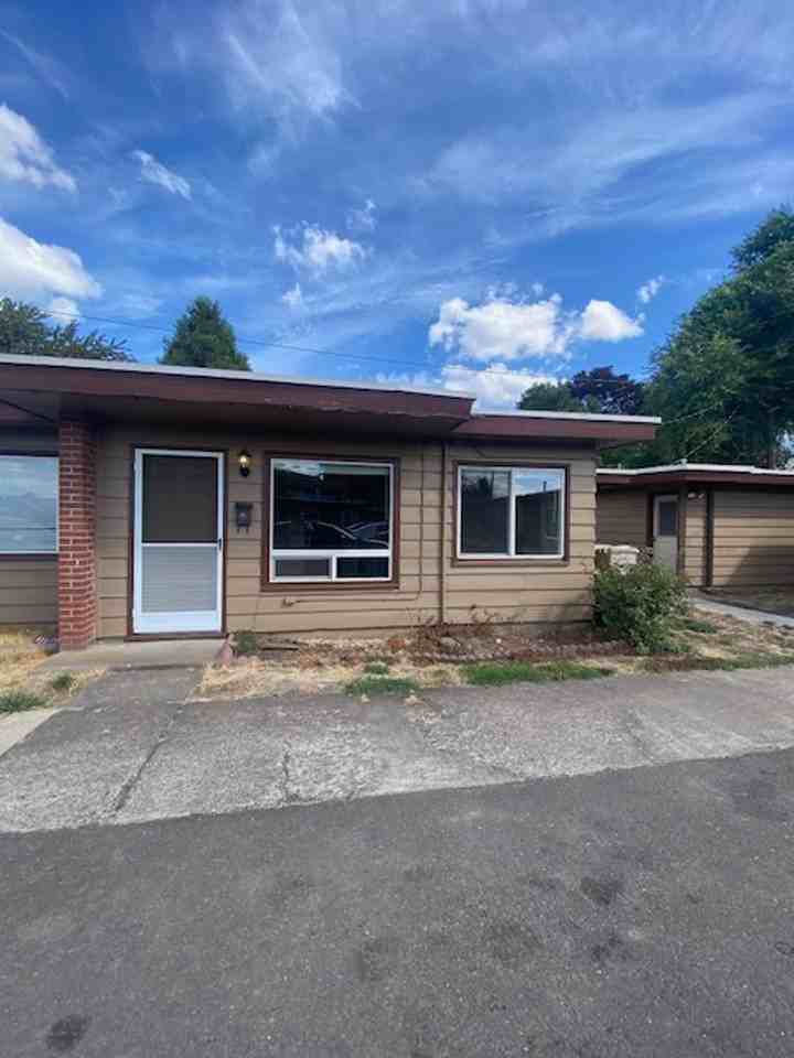 152 E Milton St #7 - Photo 2 of 10