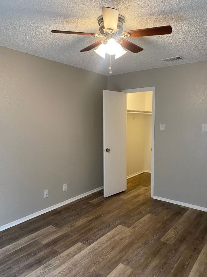 3518 Grant Ave #223 - Photo 6 of 7