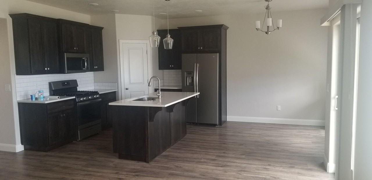 3062 N 275 E - Photo 3 of 13