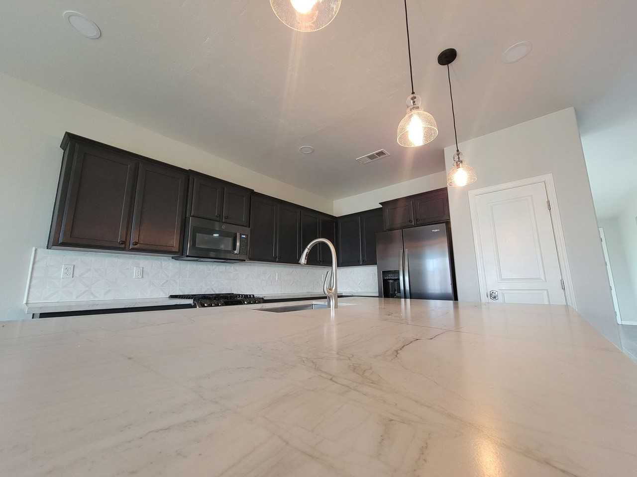 6206 W Perez Ct - Photo 5 of 27