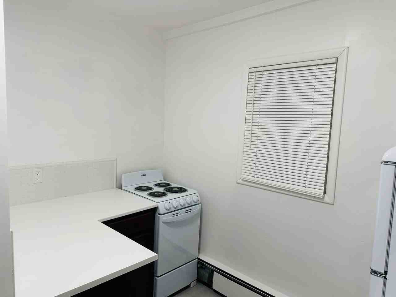 711 E Main St #5 - Photo 6 of 16