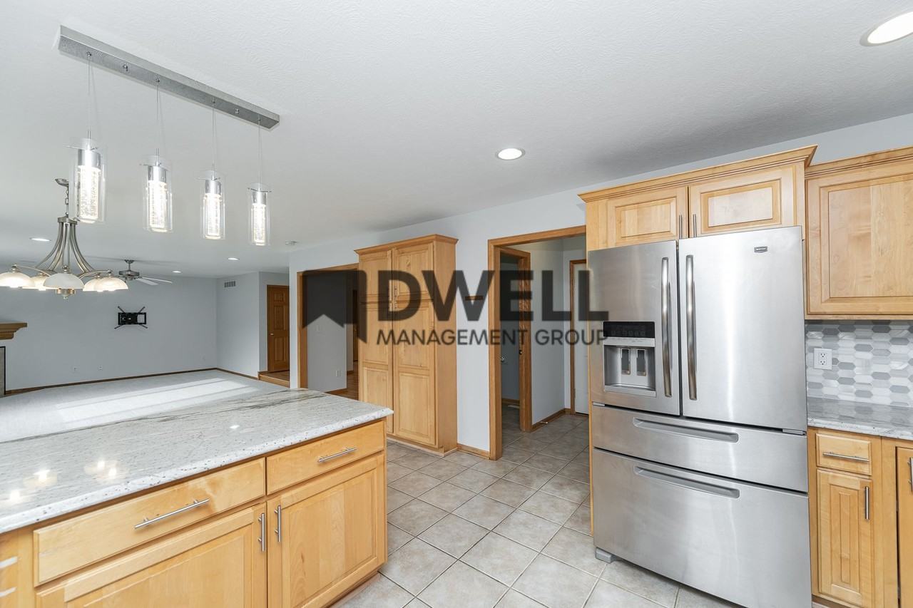 1368 Rocky Creek Dr Ne - Photo 3 of 31