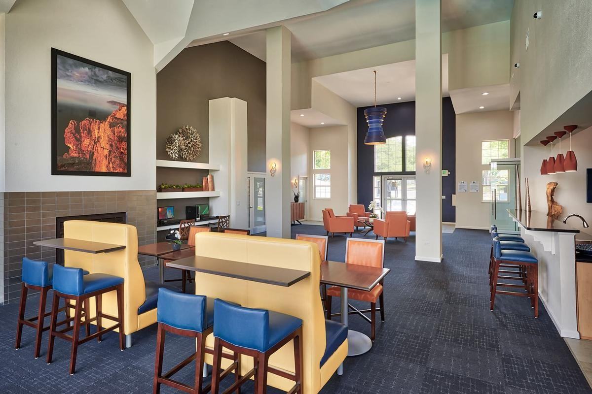 6857 South Homestead Parkway - Photo 7 of 20