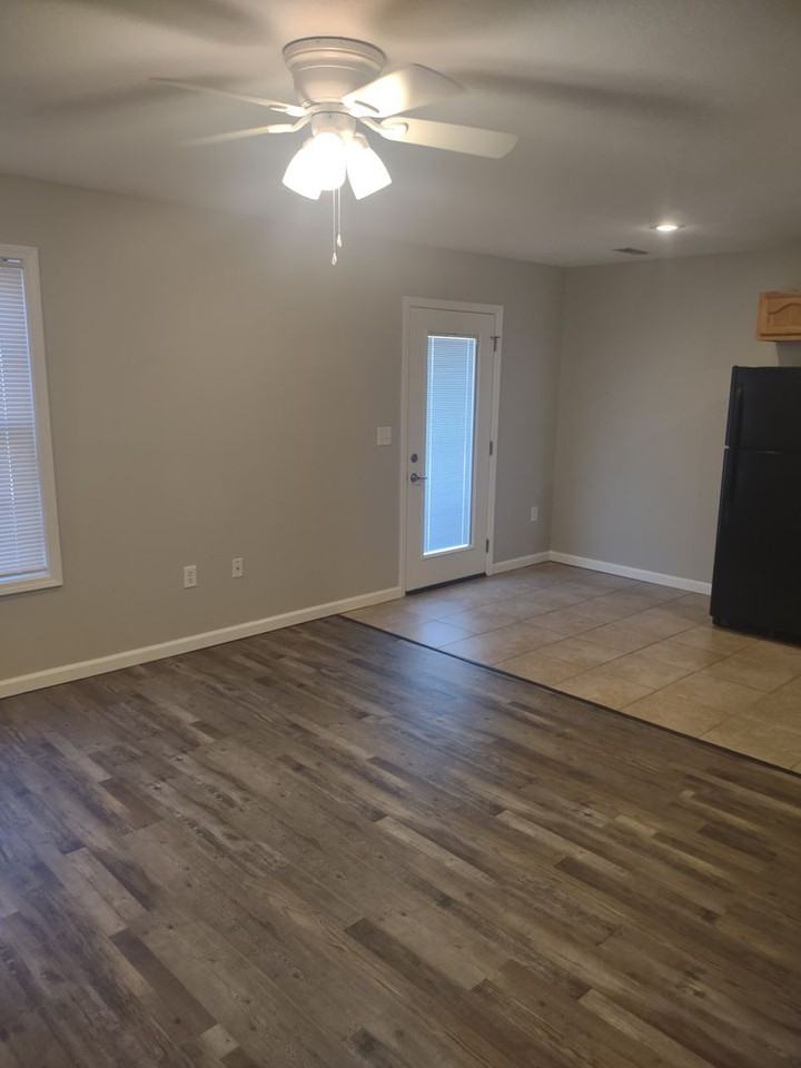 308 Tara Ct - Photo 3 of 14