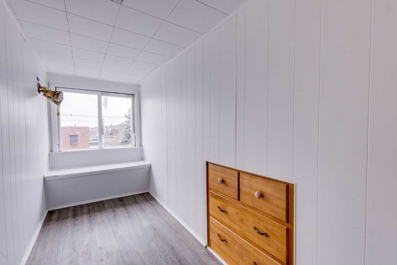 224 Locust Street - Photo 3 of 33