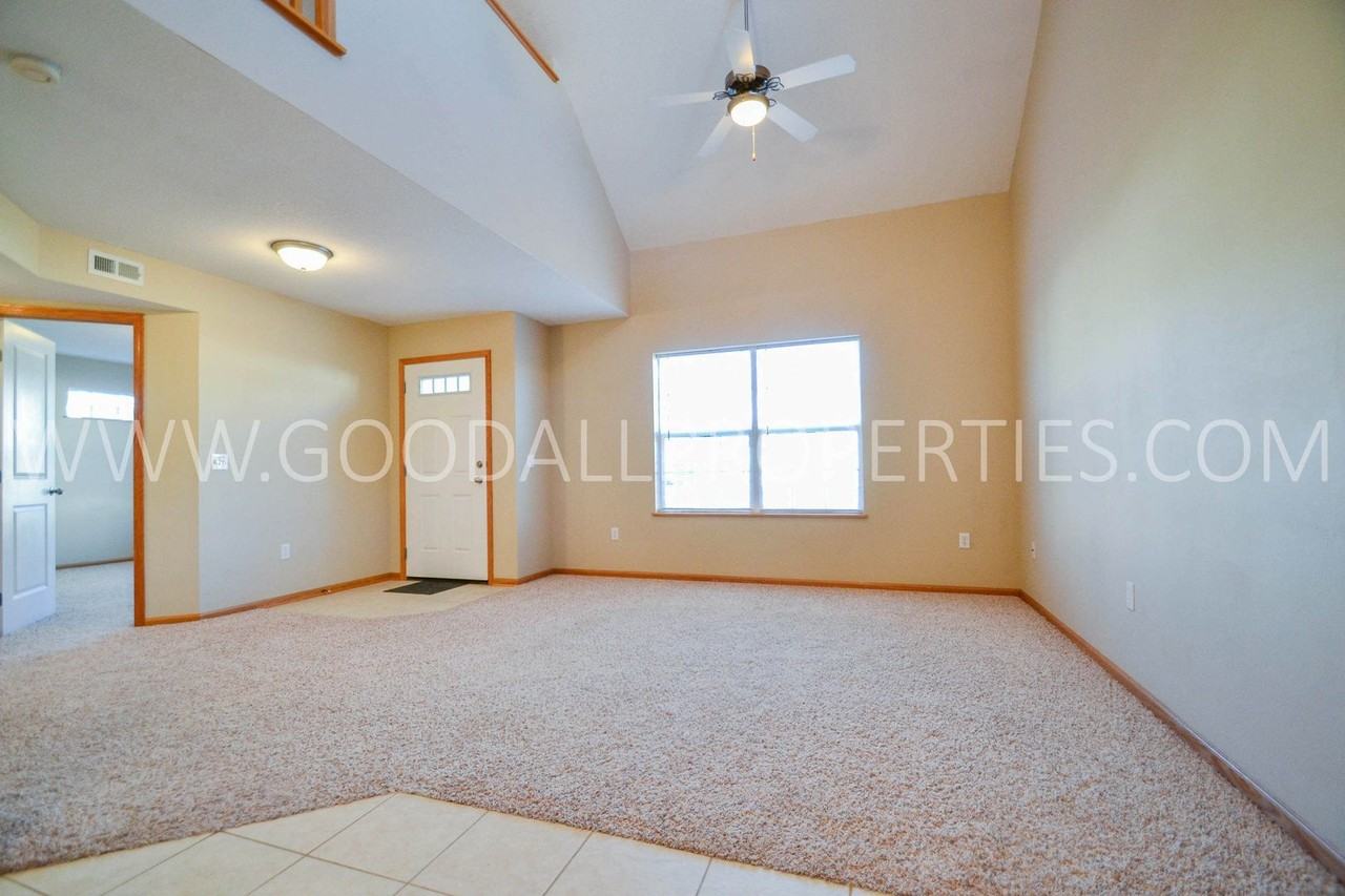 4308 152nd Pl - Photo 4 of 11