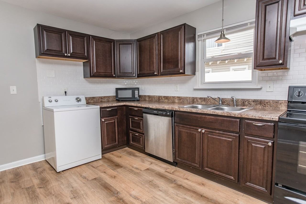 9275 Hickory St - Photo 3 of 28