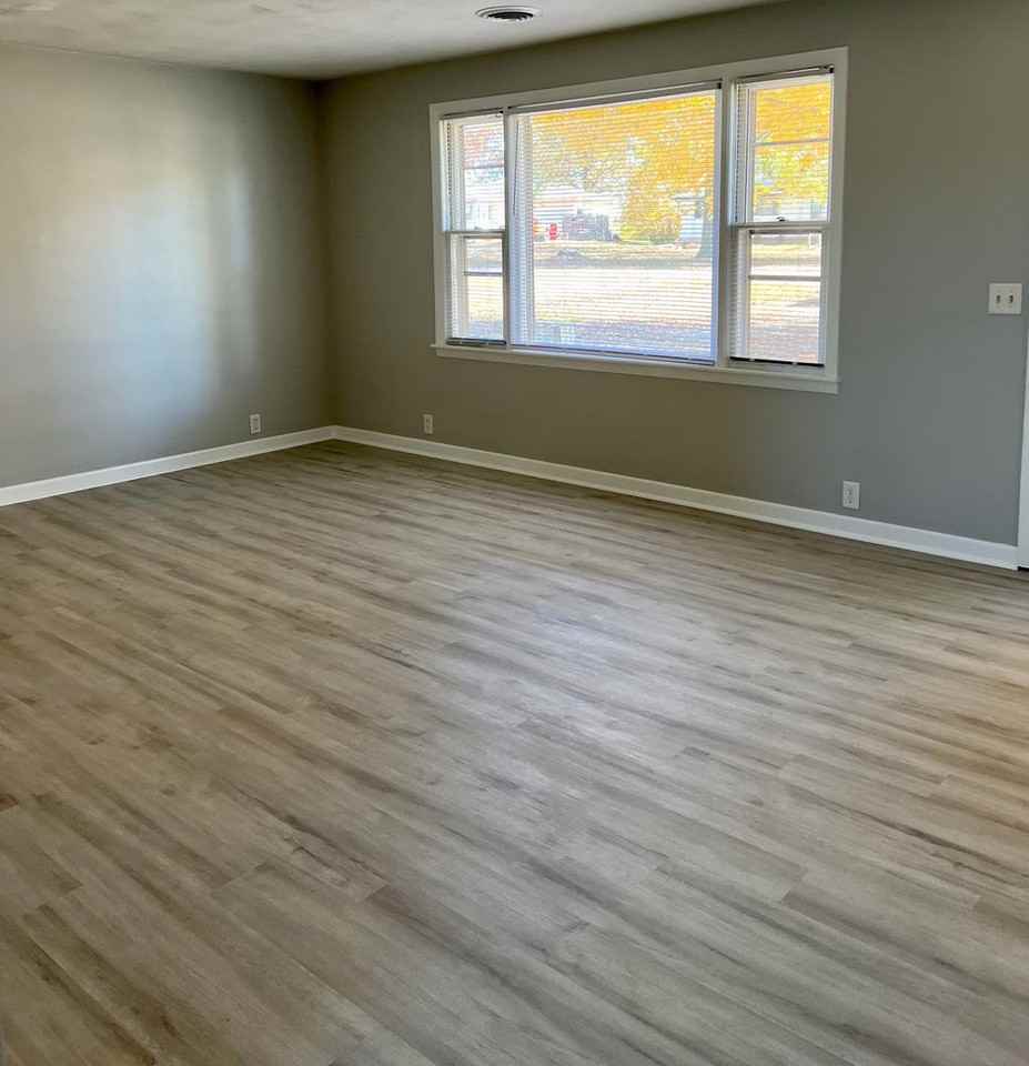 7082 N Rebecca Ct - Photo 5 of 20