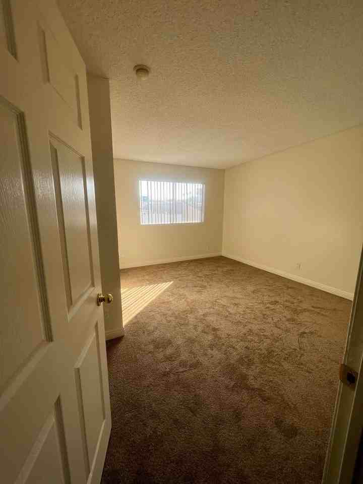 8541 Foothill Blvd - Photo 4 of 19