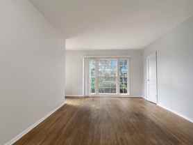 LB0319 - Photo 1 of 1