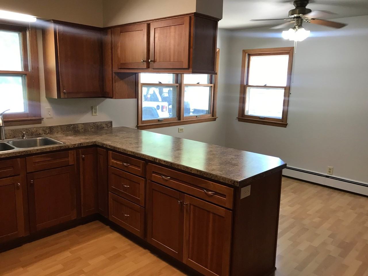 2700 South Norton Avenue - Photo 4 of 22