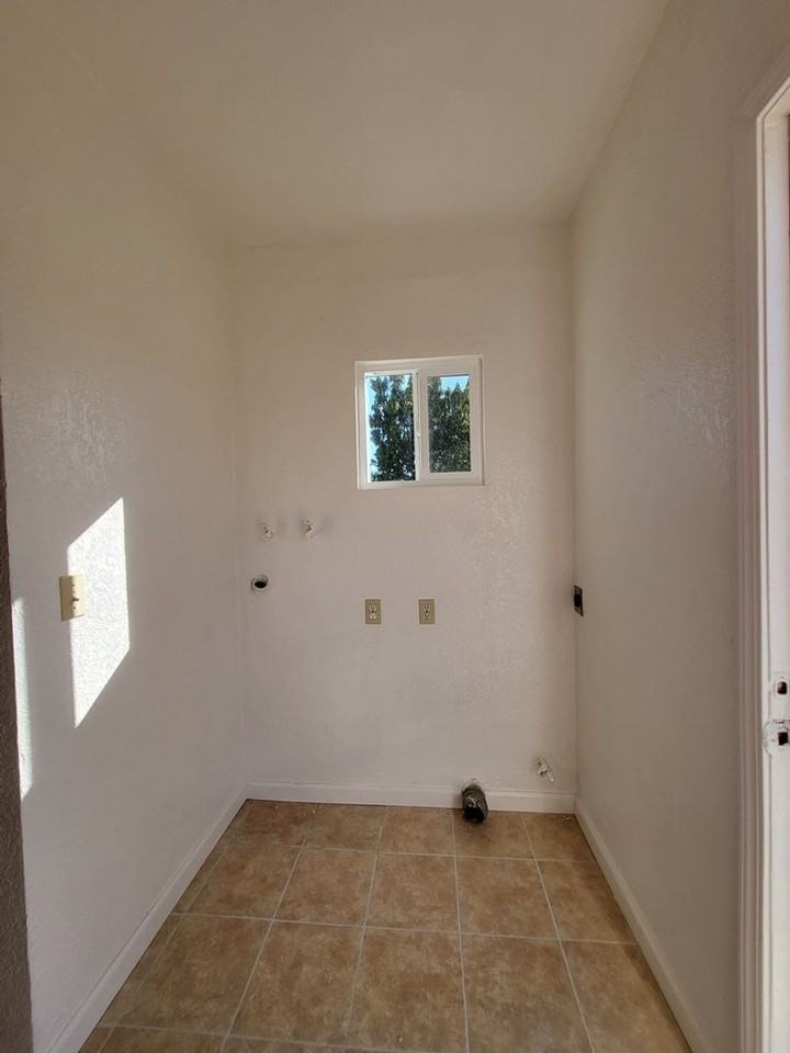 2950 36th Ave - Photo 6 of 14